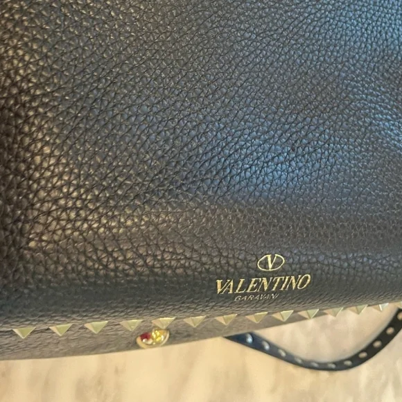 Valentino Garavani Rockstud Tote - Picture 10 of 14